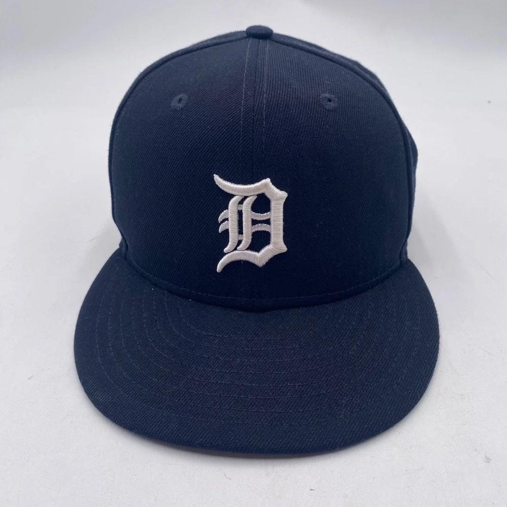 DETROIT TIGERS New Era 59FIFTY Fitted Hat 7 1/4 Navy 2005 All-Star Game Patch